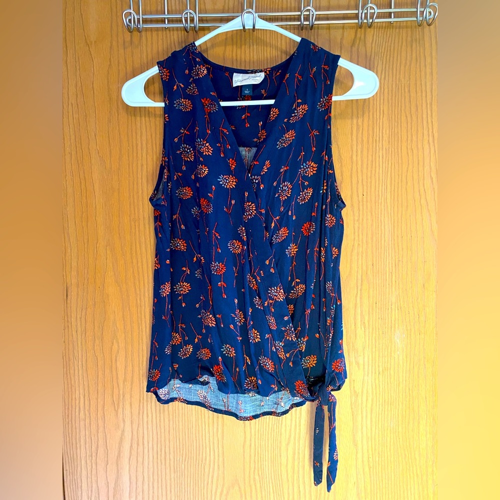 Universal Thread Sleeveless Blouse